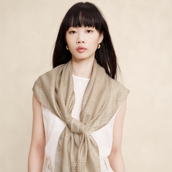 Discover the Perfect Blend: Why Our Scarves are a Summer Essential